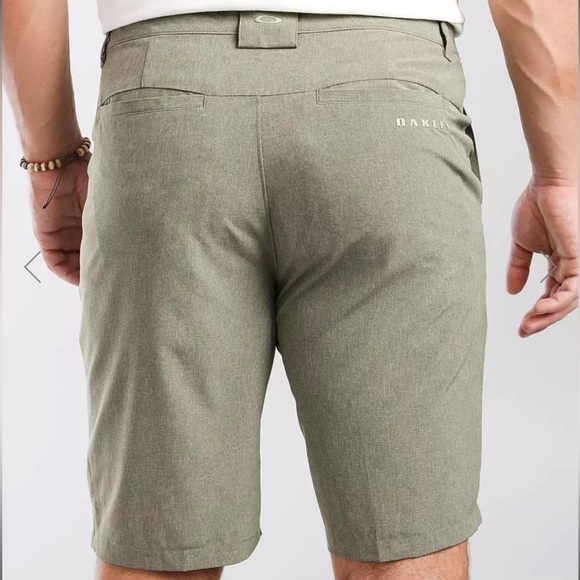 NWT Oakley Men’s New Take Pro 2.0 Stretch Walkshort Shorts - Picture 7 of 7